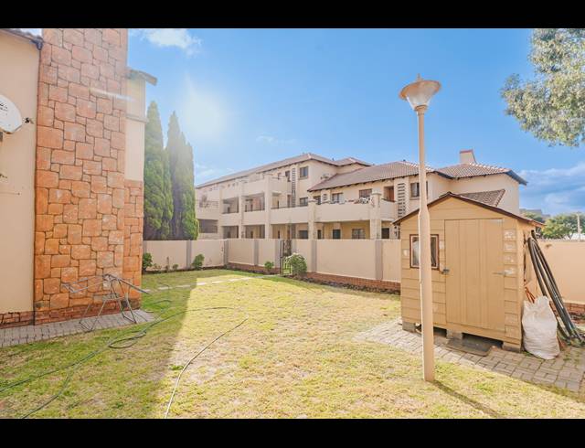 3 BEDROOM APARTMENT FOR SALE IN HALFWAY GARDENS